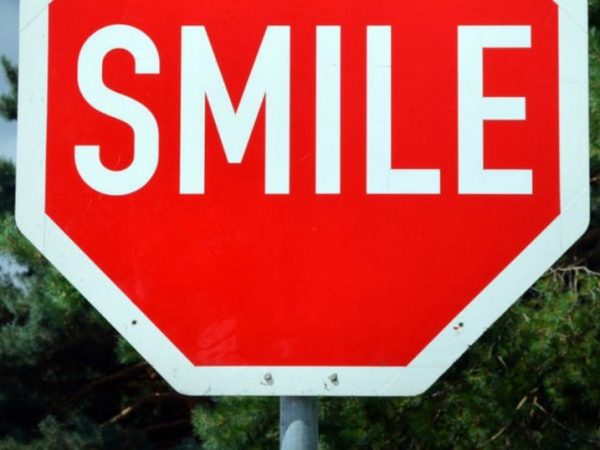 19 Simple And Thoughtful Ways to Pay It Forward in 2019