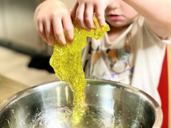 This Shimmery 3-Ingredient Slime Recipe is Easy to Make
