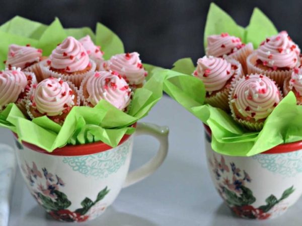 Make This Mini Cupcake Flower Bouquet in Under 15 Minutes