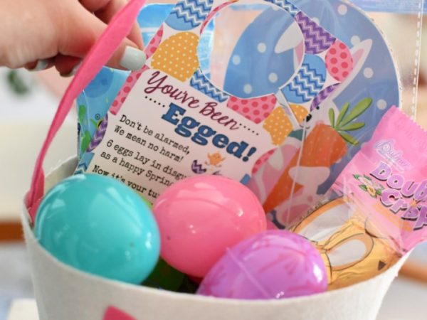 Surprise Your Neighbors With the “You’ve Been Egged” Easter Tradition!