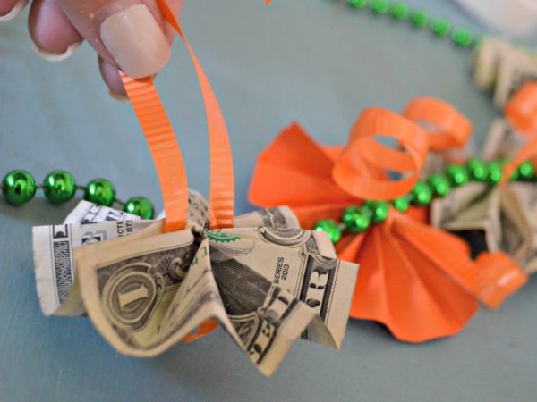 Money Lei | Easy DIY Graduation Gift Idea!