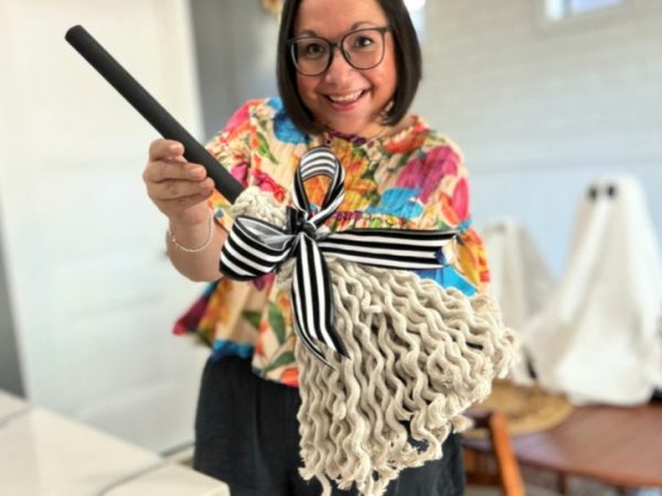 Turn a Plunger into DIY Witch Broom Halloween Decor!