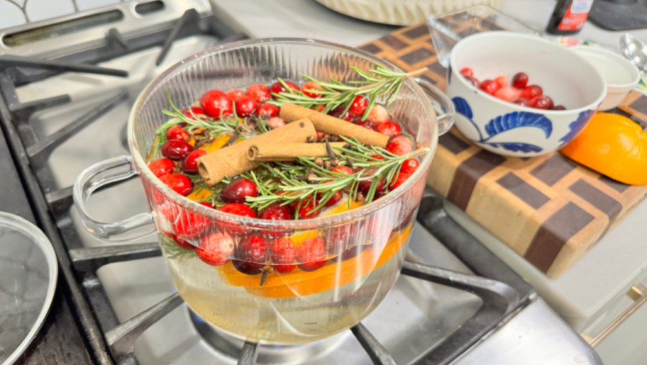 christmas simmer pot recipe on the stove