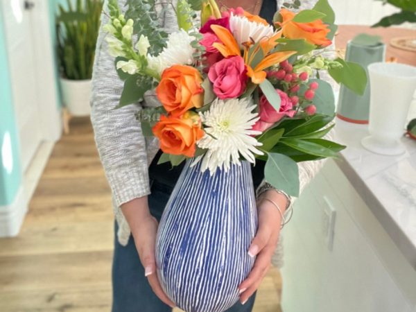 How to Make Grocery Store Flowers Look Expensive (Valentine’s Day Gift Idea!)