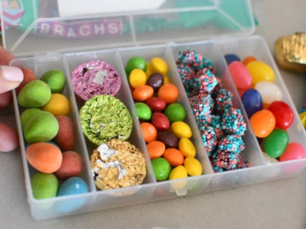 DIY Easter Snackle Box