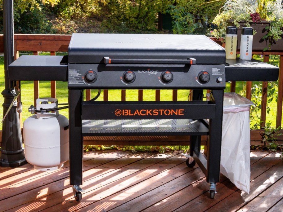 blackstone griddle with cover on deck