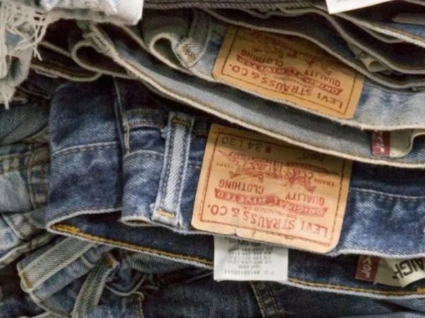 Up to 85% Off Levi’s Sale + Free Shipping | Shorts from $14.99 Shipped + More