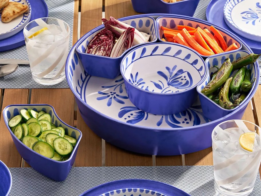 Member's Mark Bamboo Melamine 6-Section Serving Platter with Lazy Susan Base and Storage Lid