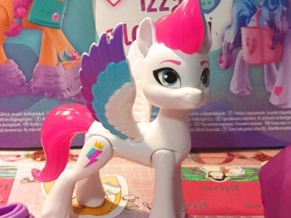 Up to 80% Off Amazon Toy Sale | My Little Pony, Disney, Snackles, & More from $3