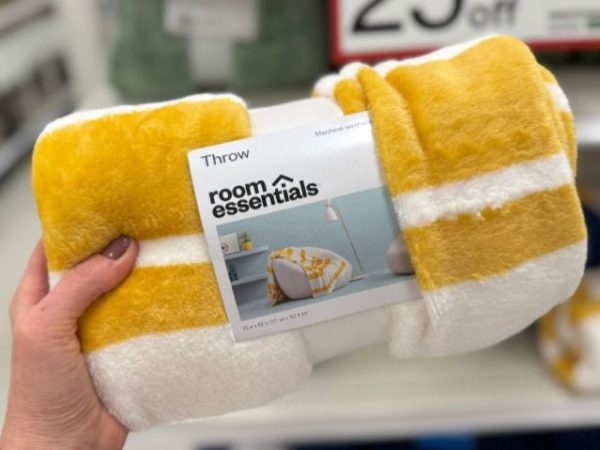 Target Throw Blanket ONLY $7.50 – Tons of Colors & Styles