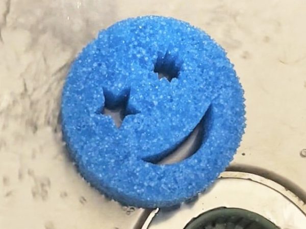 Smiley Face Scrub Sponges 6-Pack Only $6.99 on Amazon (Reg. $20)