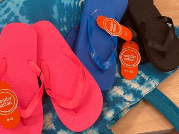 Two Pairs of Kids Flip Flops Only $4 at Walmart