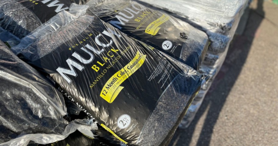 black mulch bag