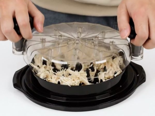Chicken Shredder w/ Cleaning Brush Just $6.99 on Amazon
