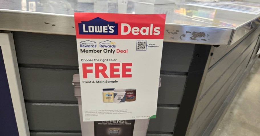 lowes deals sign in store showing a members only offer for a free paint sample
