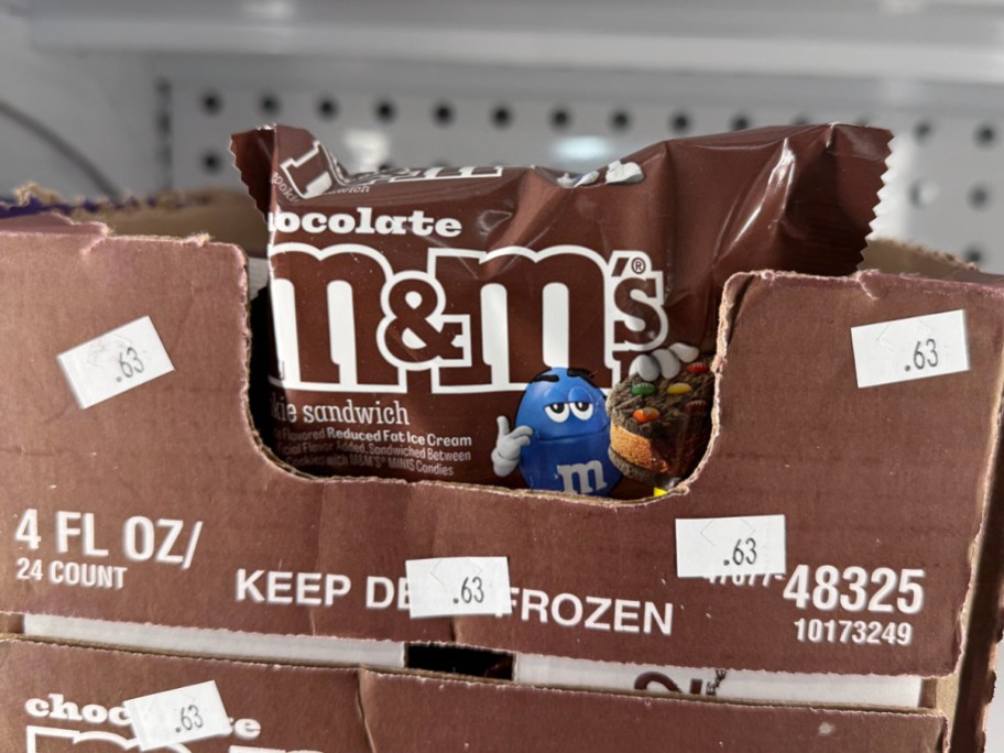 M&M frozen Sandwich in box 