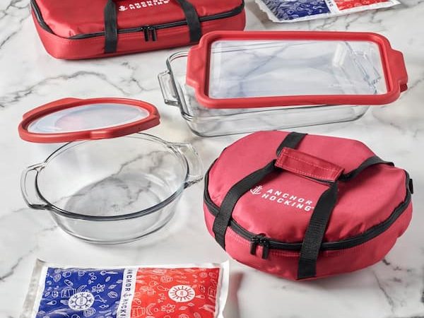 Anchor Hocking 8-piece Glass Bakeware Set with Carrying Totes only $40.45 shipped!