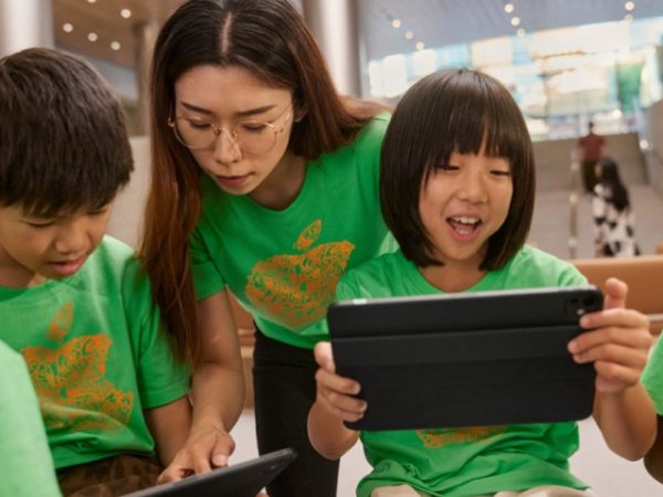 Apple Stores Are Hosting Free Summer Camps for Kids!