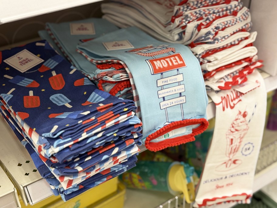 4th of july themed dish towels on store shelf