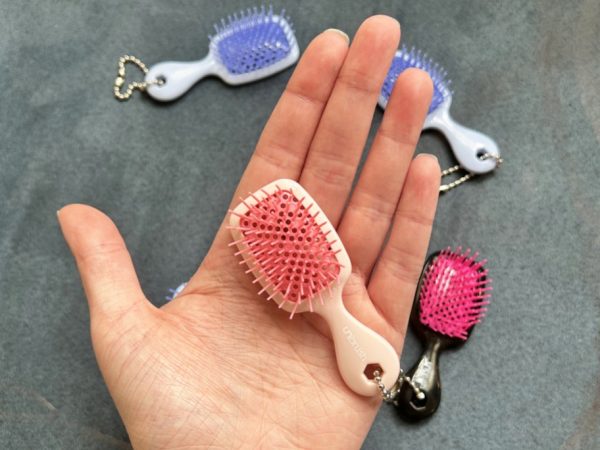 *HOT* Unbrush Mini Keychain Brush Only $3 on Amazon (Reg. $7)