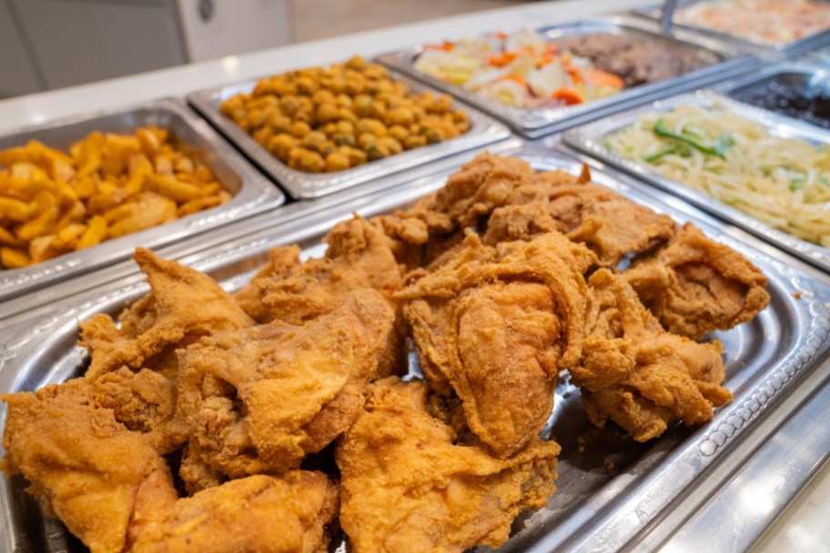 fried chicken at the Golden Corral buffet