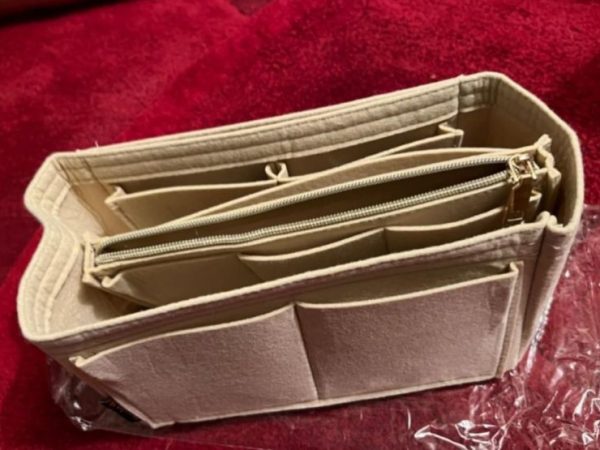Purse Organizer Just $8.99 on Amazon (13 Compartments to Organize Everything!)