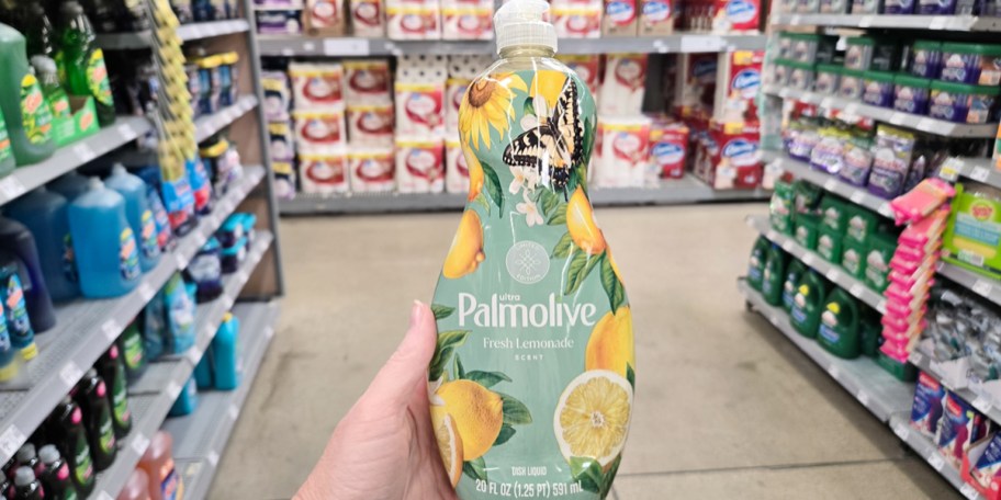 hand holding lemonade palmolive dish soap