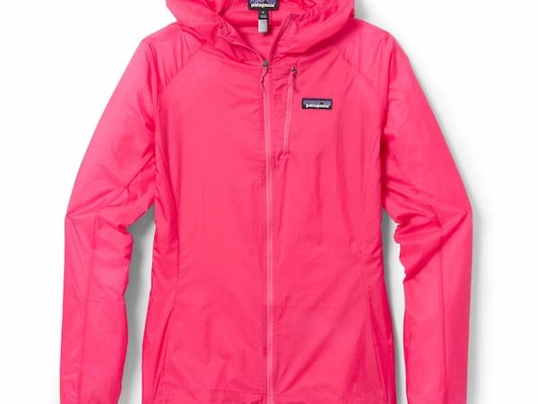 *Rare* Patagonia Women’s Houdini Jacket for only $53.83 (Reg. $109!)